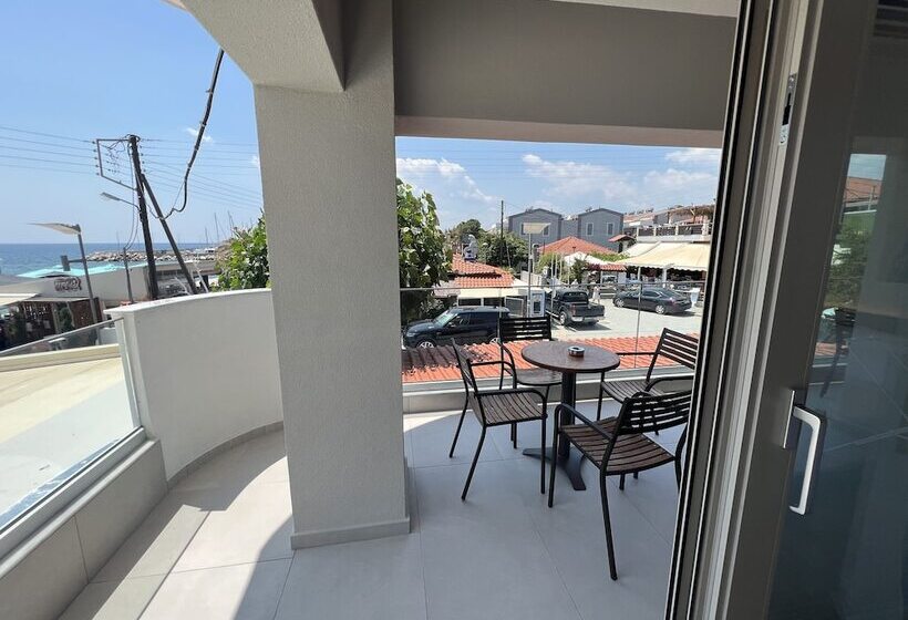 فندق Studio Nikiti Beach