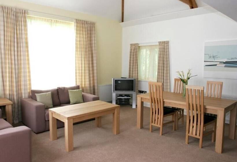 Отель The Valley Cottages