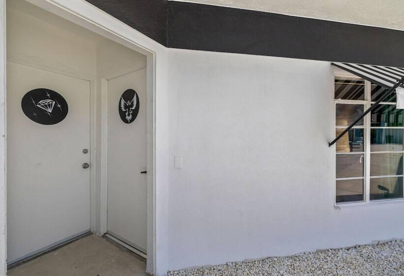 هتل The Velvet Rope Ps