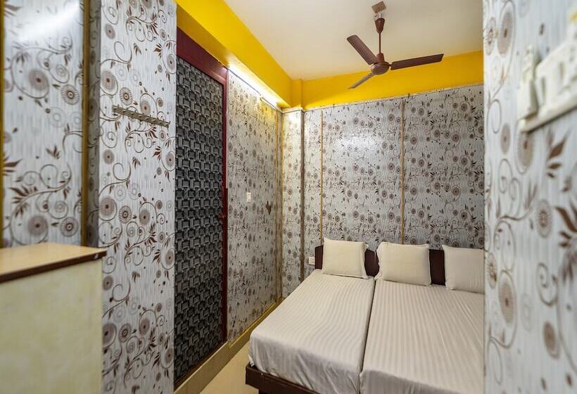 Hotel Vasavi Residenzcy