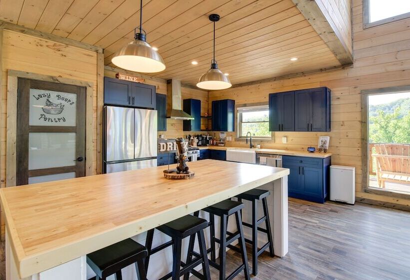 Luxury Sevierville Cabin W/ Private Hot Tub!