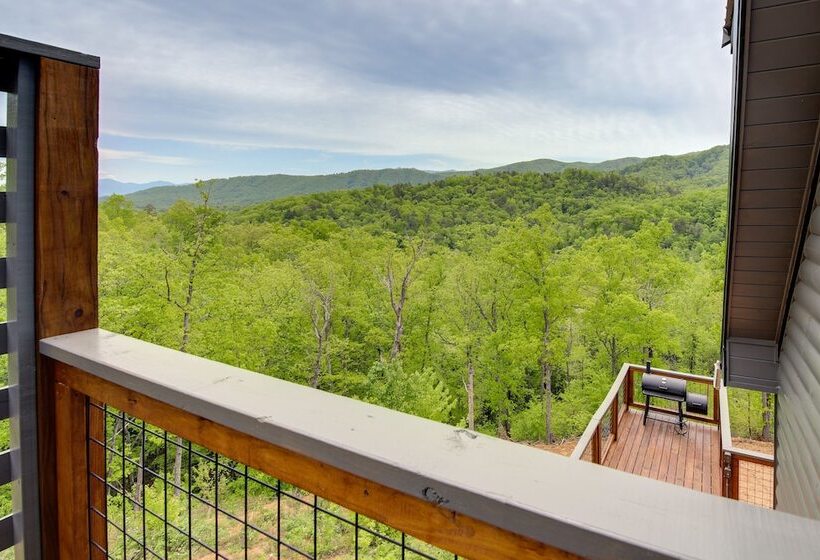 Luxury Sevierville Cabin W/ Private Hot Tub!