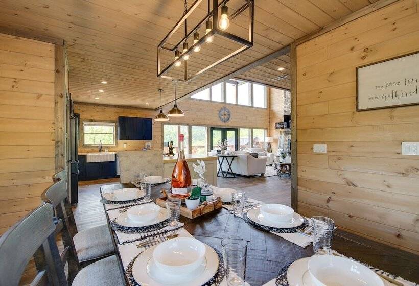 Luxury Sevierville Cabin W/ Private Hot Tub!