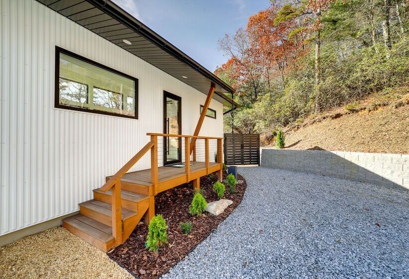 Modern Mountain View Sanctuary In Pisgah Forest