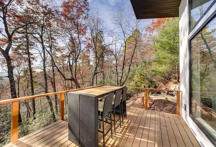 Modern Mountain View Sanctuary In Pisgah Forest