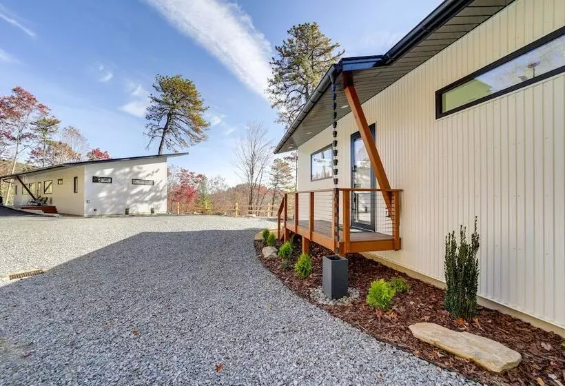 Modern Mountain View Sanctuary In Pisgah Forest
