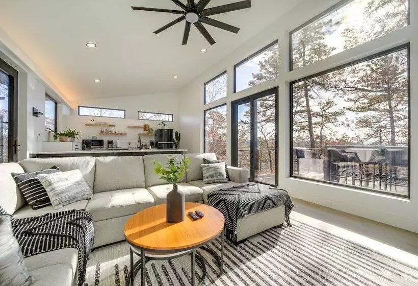 Modern Mountain View Sanctuary In Pisgah Forest