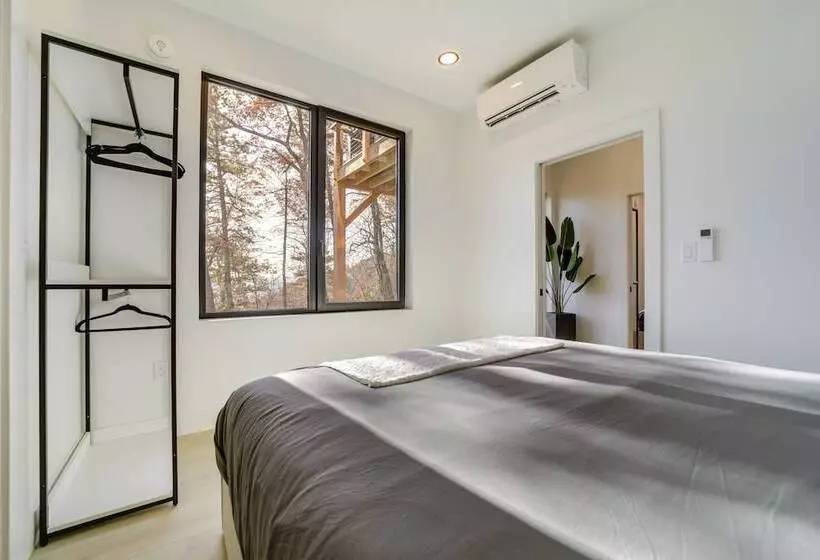 Modern Mountain View Sanctuary In Pisgah Forest