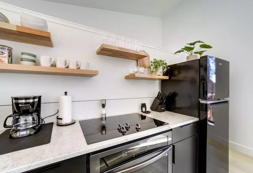 Modern Mountain View Sanctuary In Pisgah Forest