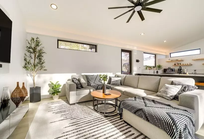 Modern Mountain View Sanctuary In Pisgah Forest