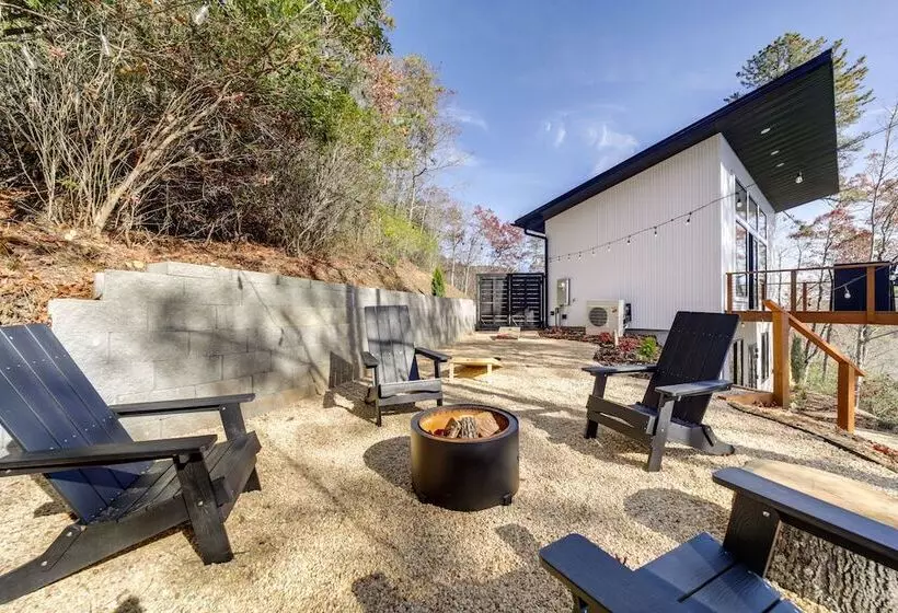 Modern Mountain View Sanctuary In Pisgah Forest