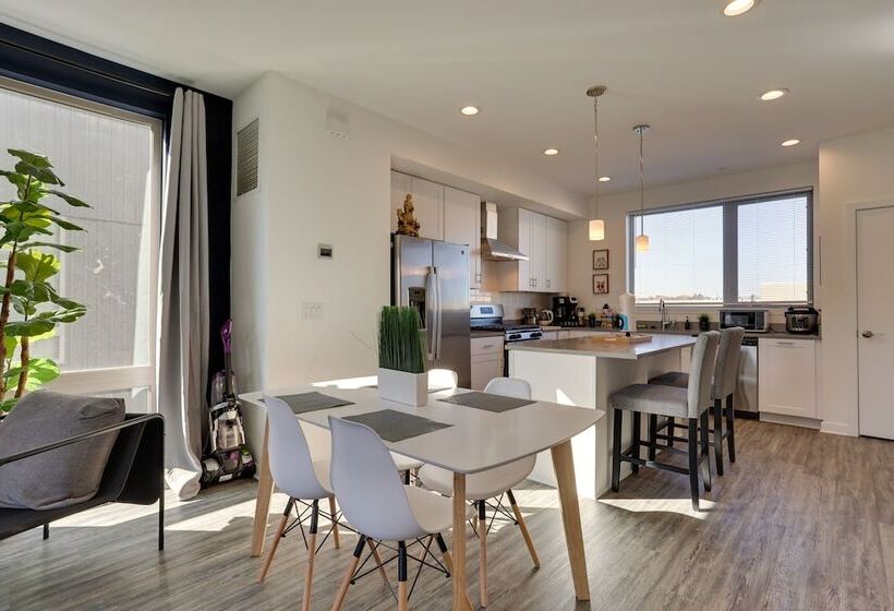 4 Mi To Center City: Philly Home W/ Rooftop Deck