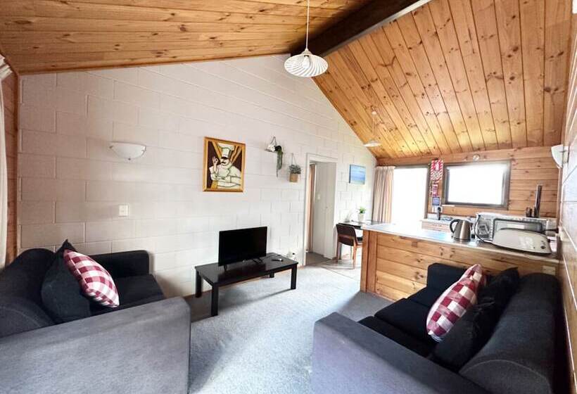 מוטל Orewa Motor Lodge