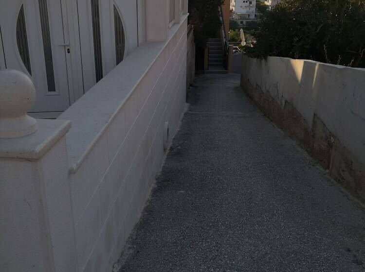 Panzió Apartmani Kresic 1