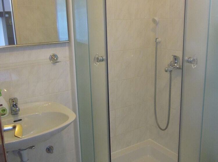 Panzió Apartmani Kresic 1