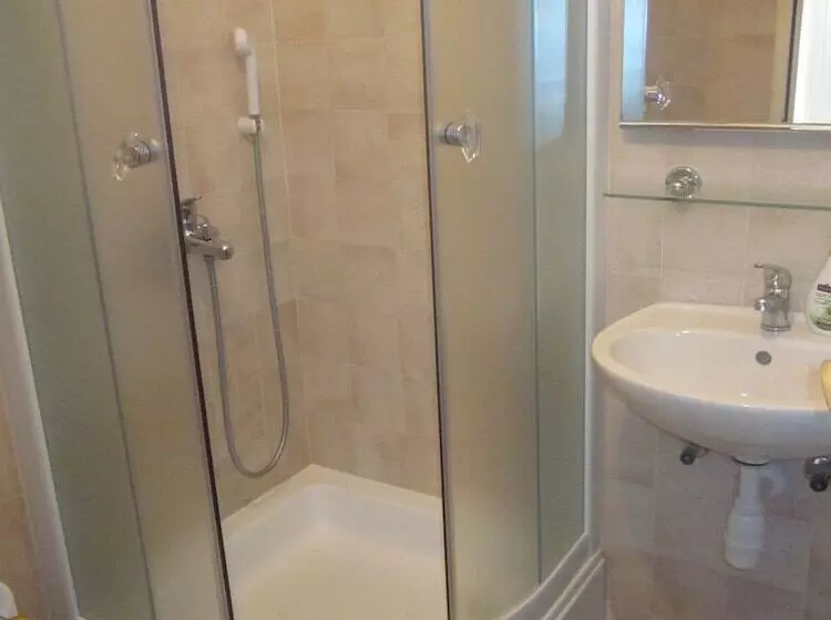 پانسیون Apartmani Kresic 1