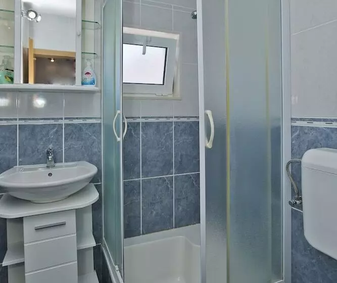 پانسیون Apartmani Kresic 1