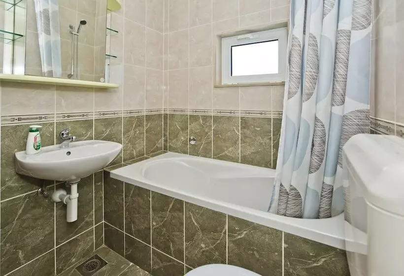 پانسیون Apartmani Kresic 1
