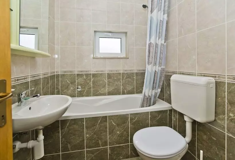 پانسیون Apartmani Kresic 1