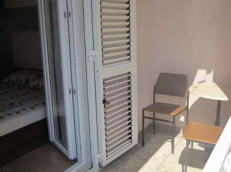 پانسیون Apartmani Kresic 1