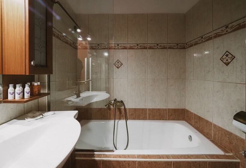 פנסיון Elati Leisure  Suites & Apartments