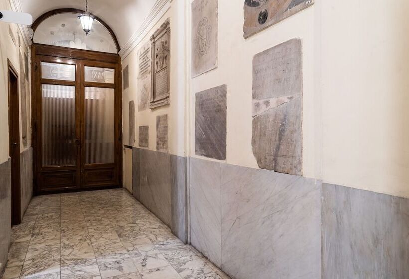 פנסיון Domus In Pantheon