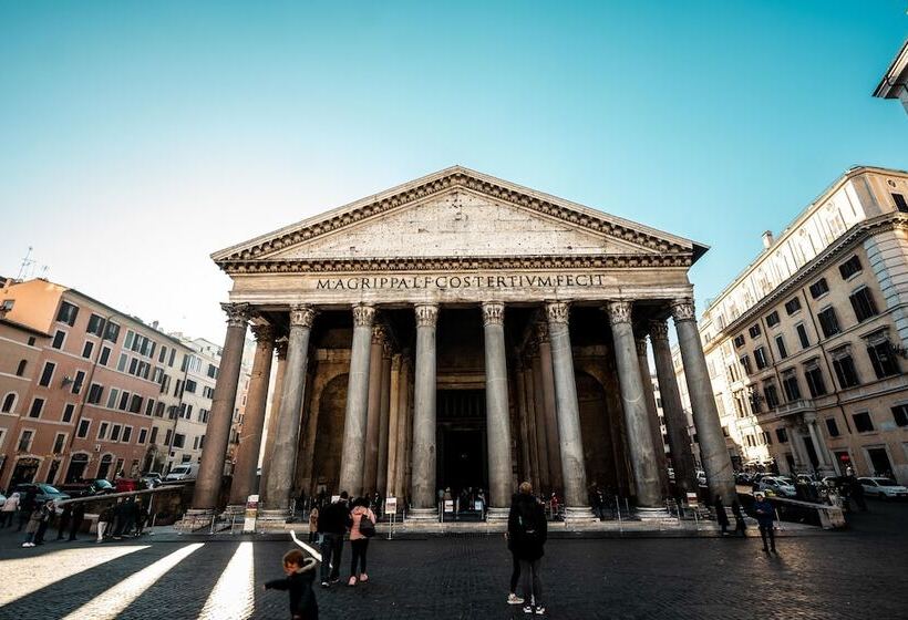 פנסיון Domus In Pantheon