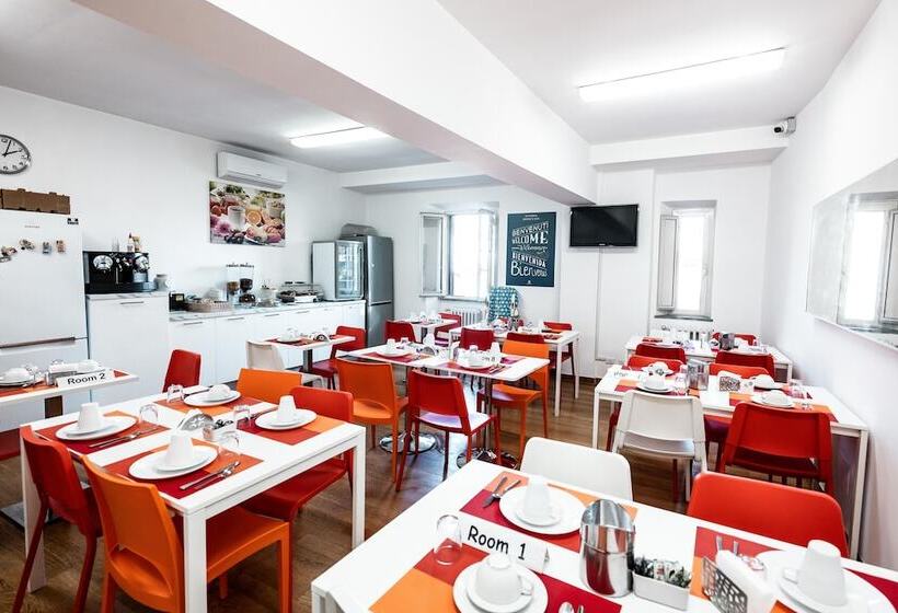 פנסיון Domus In Pantheon