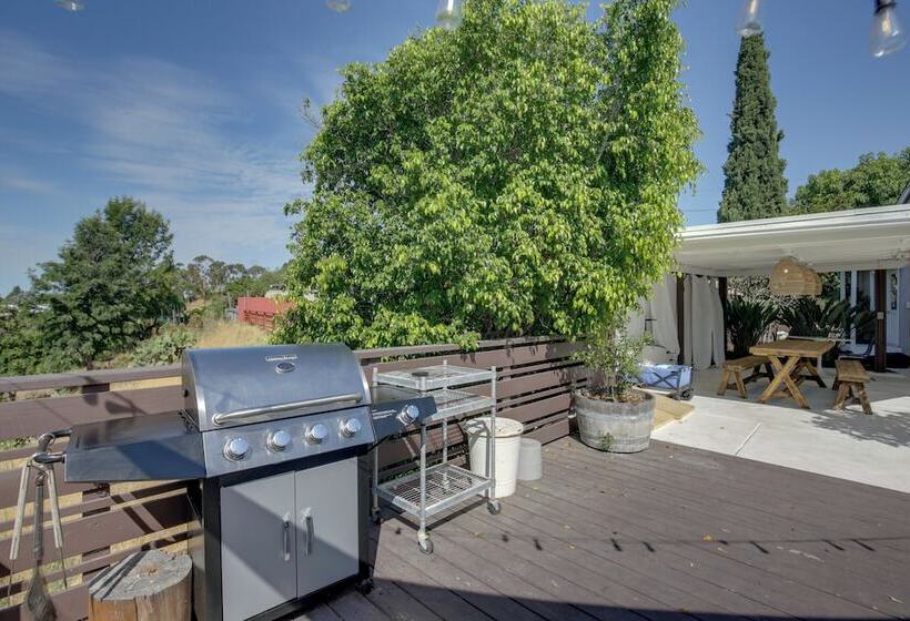San Diego Gem W/ Private Hot Tub, Close To Dtwn!