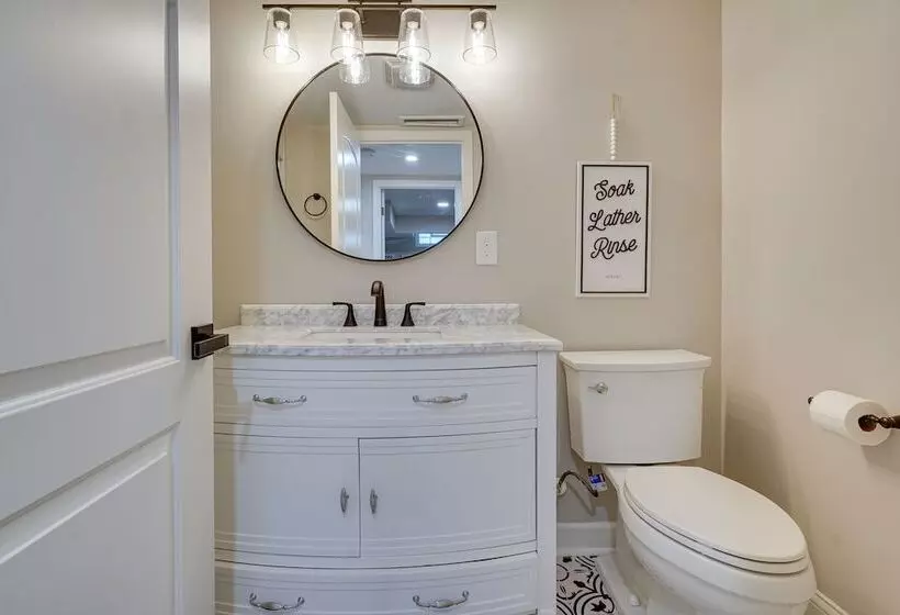 Powell Home W/ Fire Pit   5 Mi To Columbus Zoo!