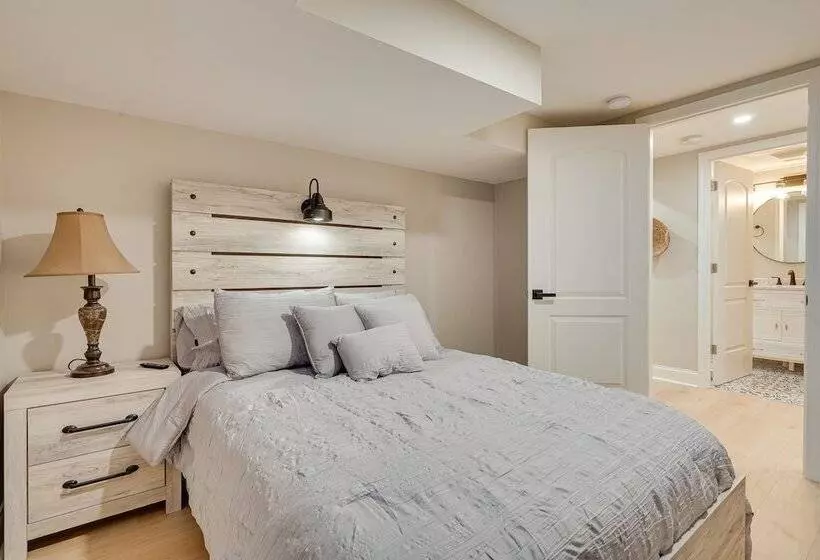 Powell Home W/ Fire Pit   5 Mi To Columbus Zoo!