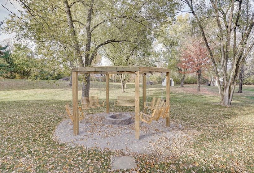 Powell Home W/ Fire Pit   5 Mi To Columbus Zoo!