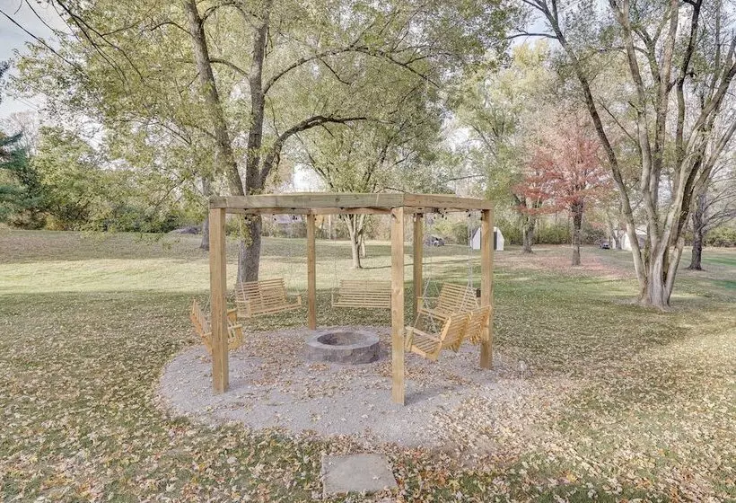 Powell Home W/ Fire Pit   5 Mi To Columbus Zoo!