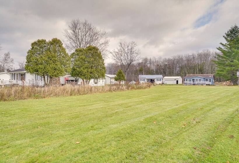 Lakefront Reed City Home W/ Fire Pit On 2 Acres!