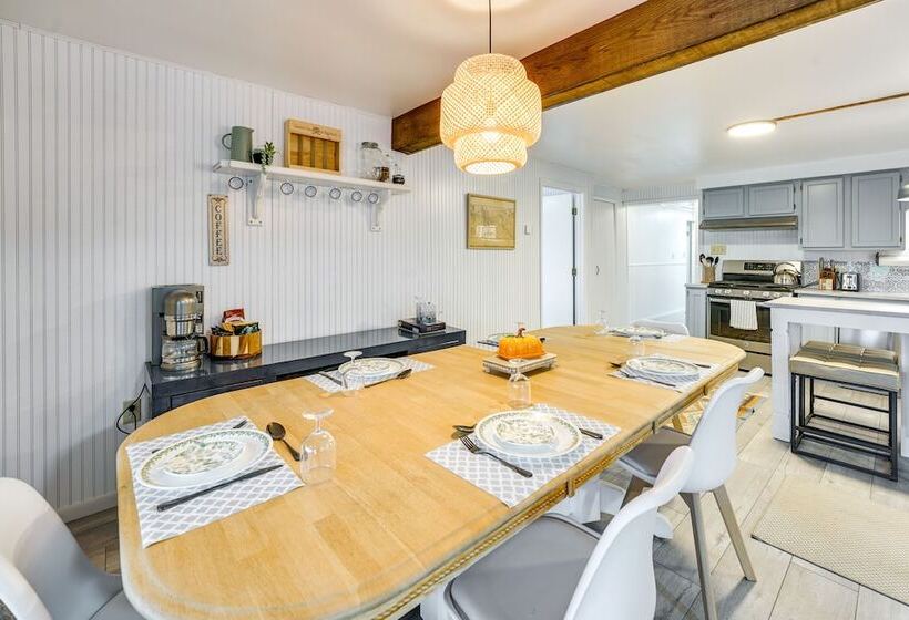 Lakefront Reed City Home W/ Fire Pit On 2 Acres!