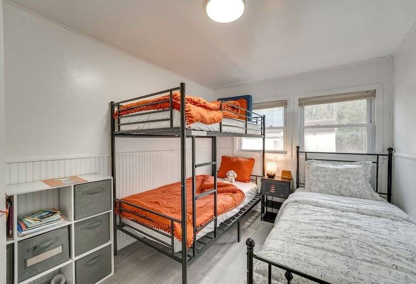 Lakefront Reed City Home W/ Fire Pit On 2 Acres!