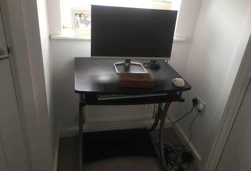 レジデンス Impeccable 2 Bed House In Attleborough