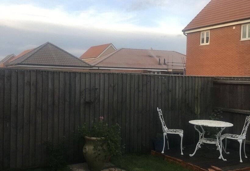 レジデンス Impeccable 2 Bed House In Attleborough