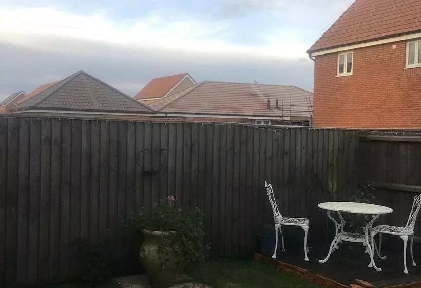 レジデンス Impeccable 2 Bed House In Attleborough