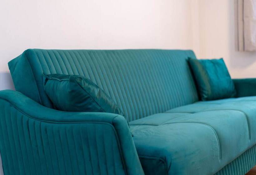 레지던스 Impeccable 3 Bed House In Abbeywood