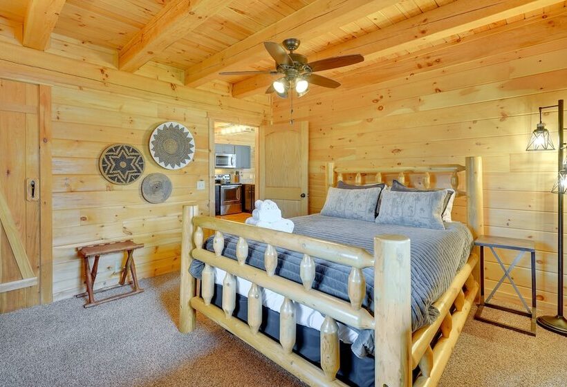 Rustic Laurelville Cabin W/ Hot Tub & Sauna!