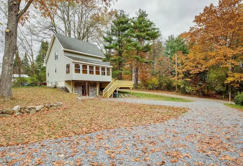 Rustic Retreat: Walk To Great Sacandaga Lake!
