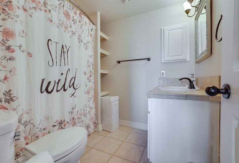 Scenic Canyon Lake Vacation Home Near Boat Ramp!