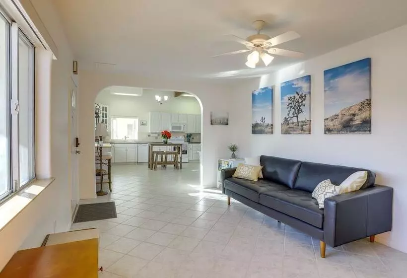 Serene Home W/ Yard   8 Mi To Joshua Tree!