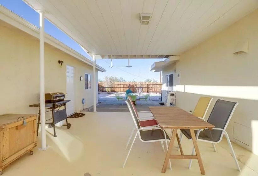 Serene Home W/ Yard   8 Mi To Joshua Tree!