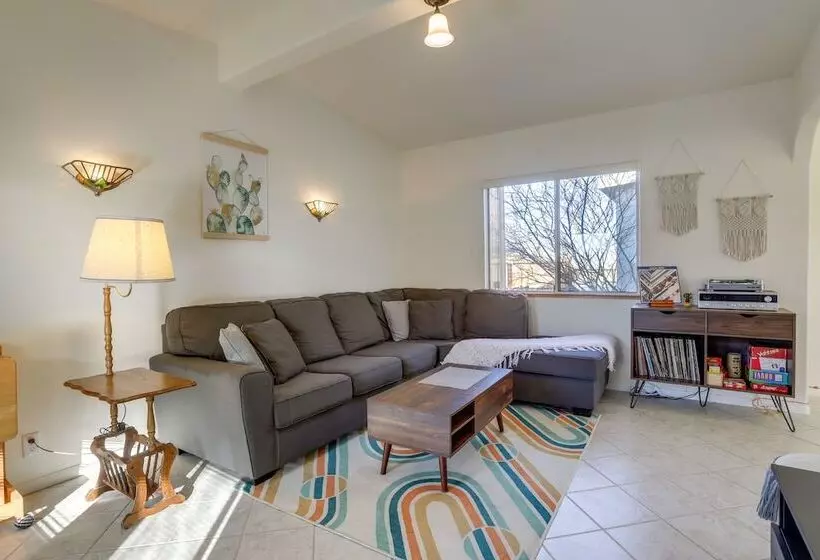 Serene Home W/ Yard   8 Mi To Joshua Tree!