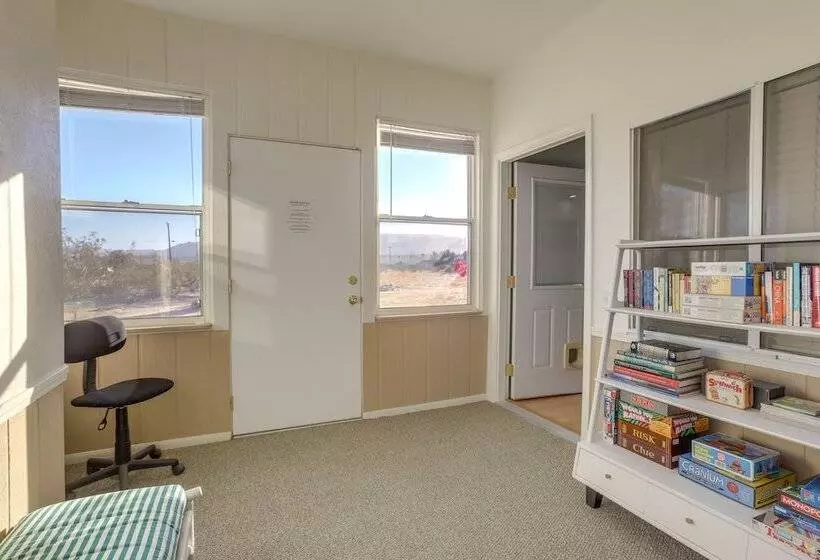 Serene Home W/ Yard   8 Mi To Joshua Tree!