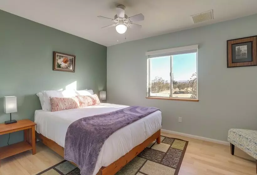 Serene Home W/ Yard   8 Mi To Joshua Tree!