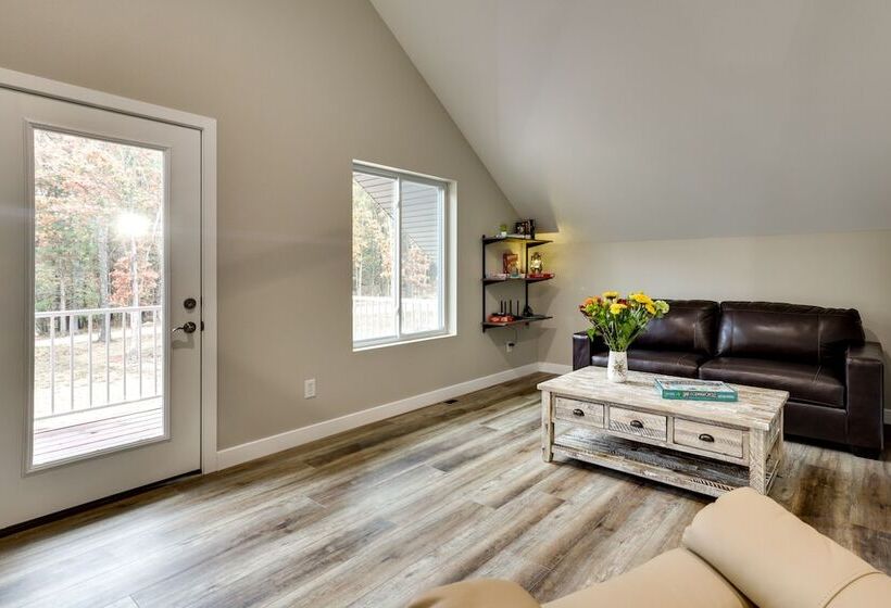 Spacious + Serene Camdenton Home W/ Hot Tub!