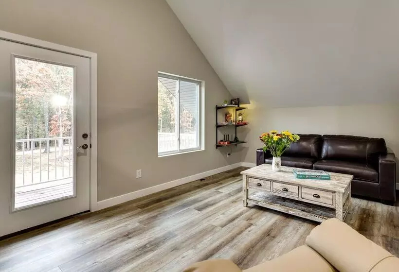 Spacious + Serene Camdenton Home W/ Hot Tub!